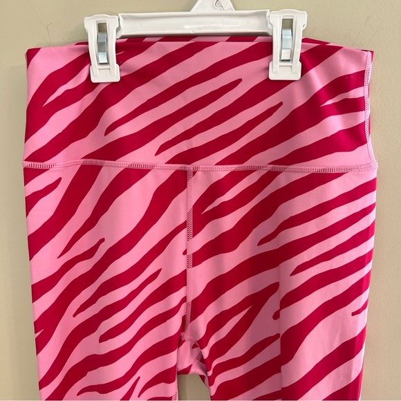 WILO Pink Animal Zebra Leggings L - Picture 2 of 8